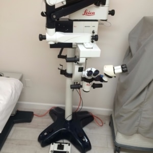 Microscopio Leica M-500 con multiplex pedal multifunciones x/y y asistente (PREGUNTE PRECIO)-0